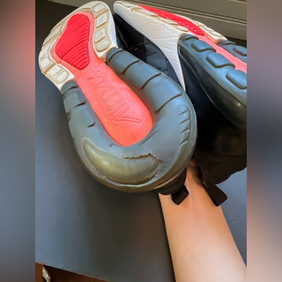 Nike Air Max 270 Black White Sneakers size 7Y please check the pictures - Picture 7 of 9